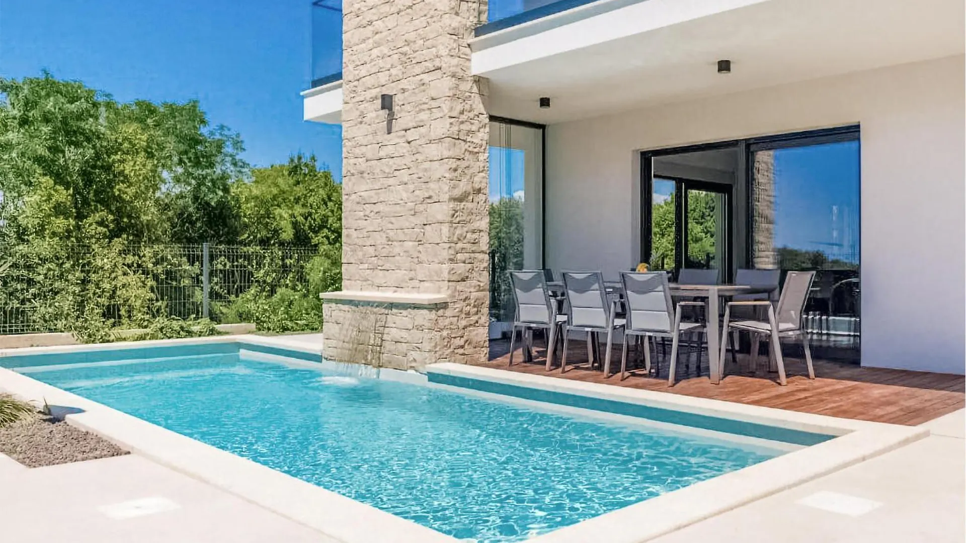 Awesome Home In Basanija With Kitchen Holiday home