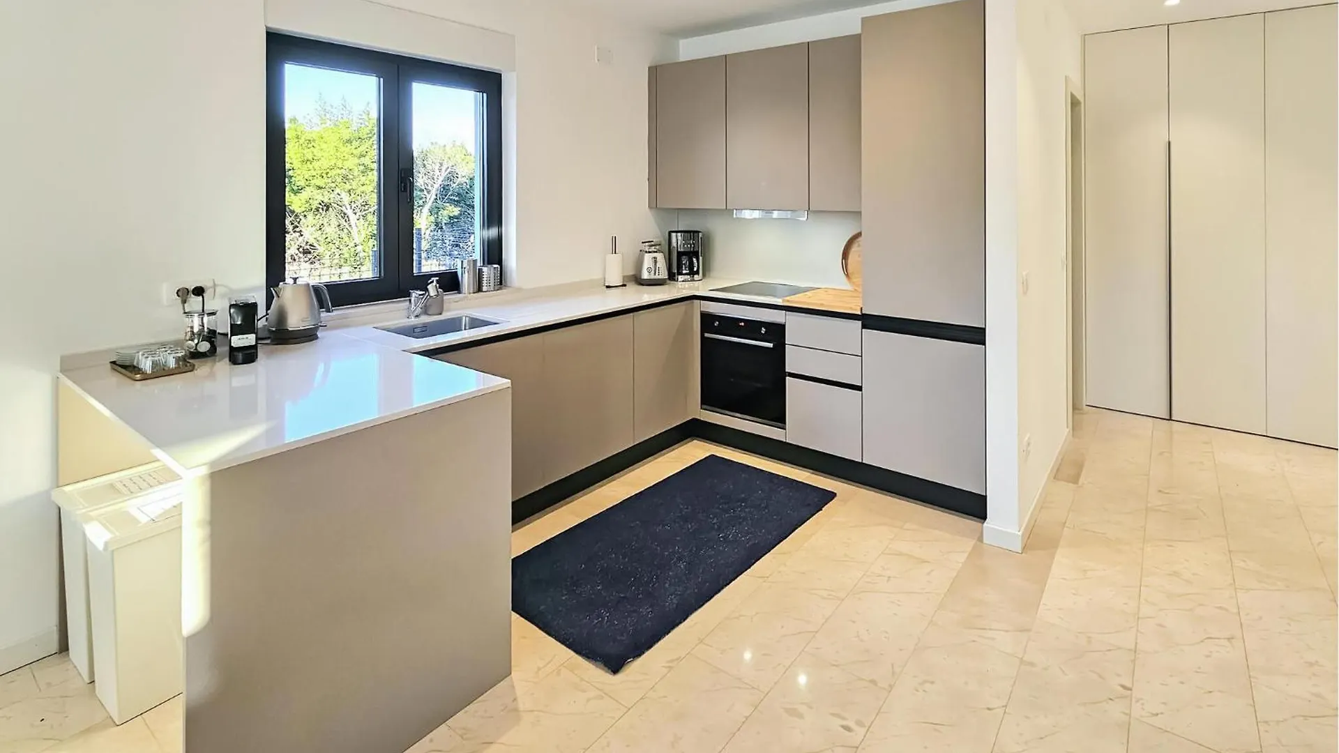 Awesome Home In Basanija With Kitchen 0*,