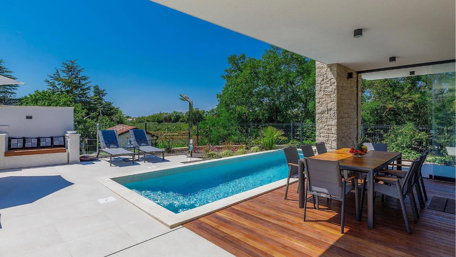 Awesome Home In Basanija With Kitchen